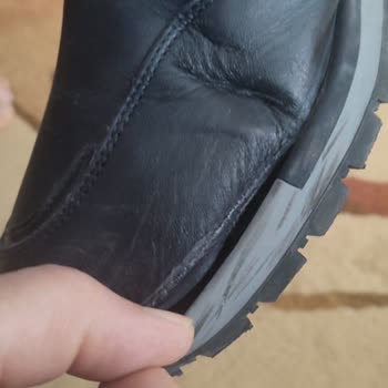 Hotiç Ayakkabısında Taban Açılması: Kısa Sürede Kalite Hayal Kırıklığı