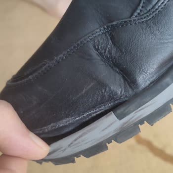 Hotiç Ayakkabısında Taban Açılması: Kısa Sürede Kalite Hayal Kırıklığı