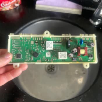 Patlayan Direk Yüksek Voltajla Buzdolabımı Yıktı!