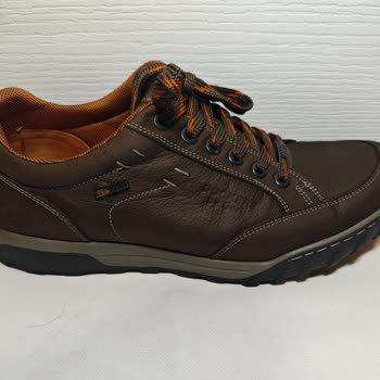 Decathlon Su Geçirmez Spreyi Ayakkabımın Rengini Bozdu Ve Su Geçirmezlik Sağlamadı