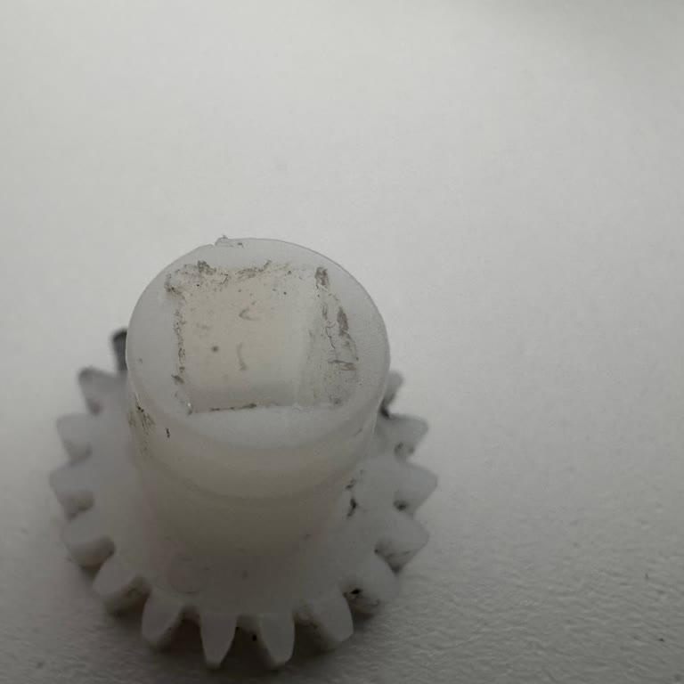 Kırık Dişli Nedeniyle Çalışmayan Baharat Öğütücüsü Ve Garanti Kapsamında Yedek Parça Talebi