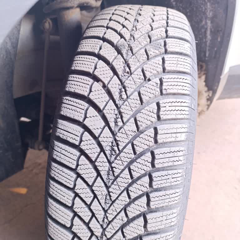 Garanti Kapsamındaki Bridgestone Lastiklerinde 10 Günde Çizgi Şeklinde Kusur