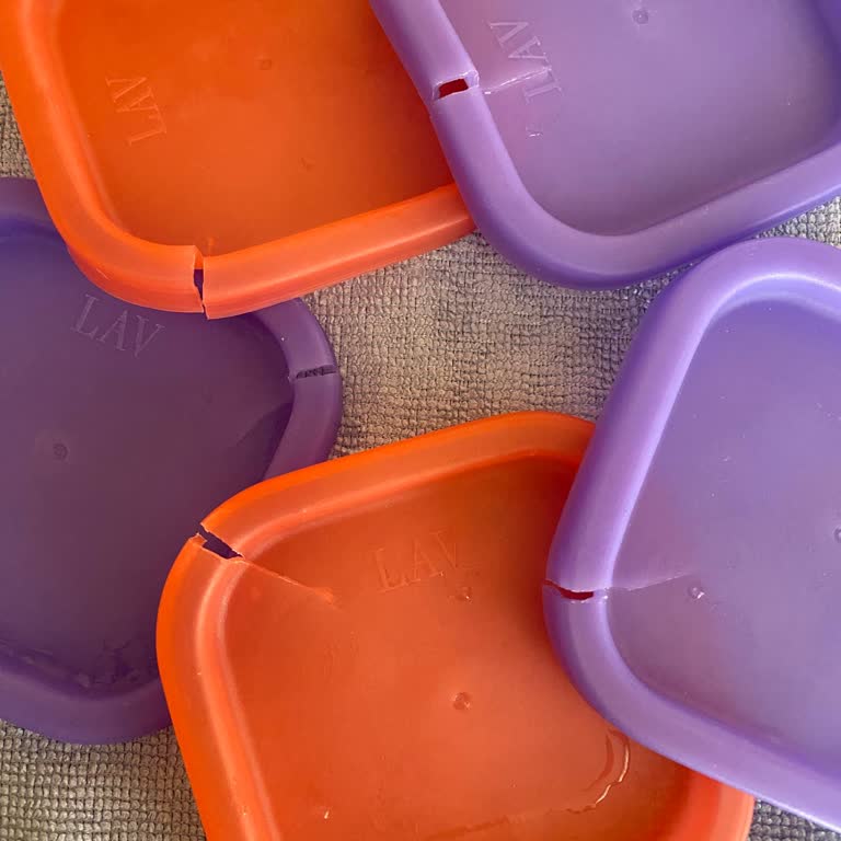 Lav Kasesinin Kapakları Kırıldı, Ücretsiz Değişim Talep Ediyorum