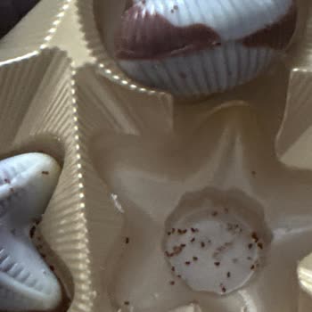 Rossmann’da Satın Alınan Çikolatada Yumurta Ve Kurtlar Var