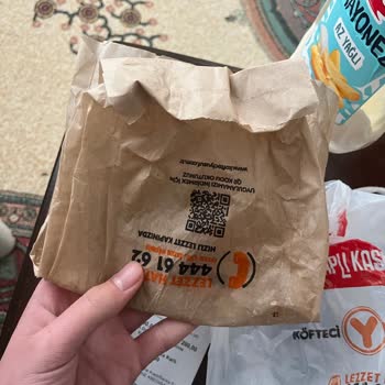 Eksik Patates Kızartması Ve Kötü Kalitede Et İçin Ücret İadesi Talebi