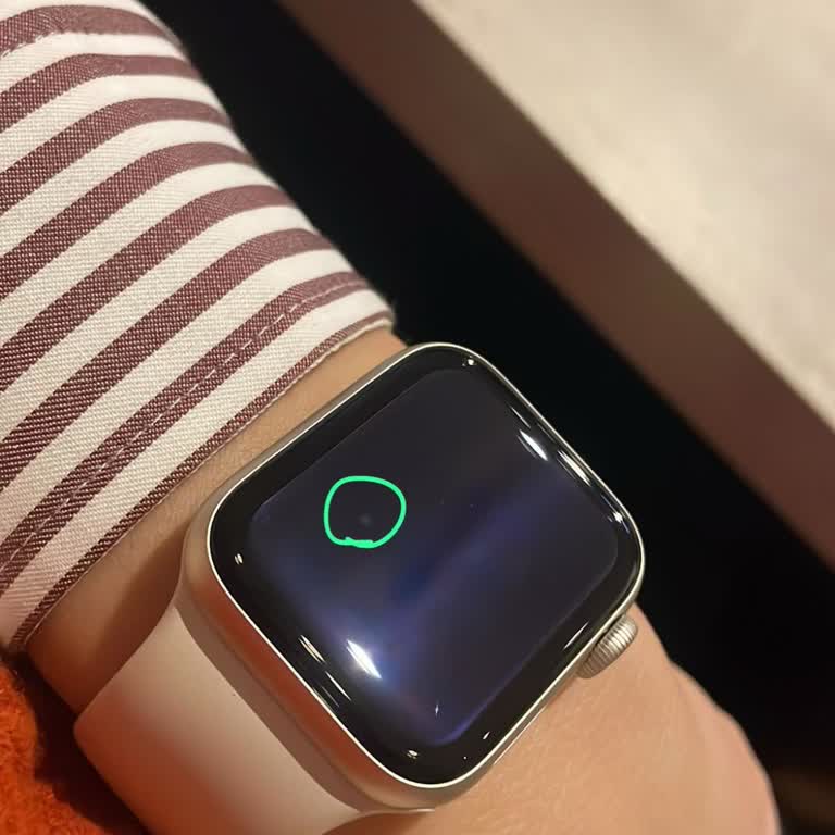 Apple Watch Ekran Lekesi Sorunu Hızlı Değişimle Çözüldü