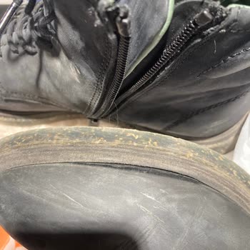 Erzurum Greyder Şubesinde Botların Yan Yapışkanları Açıldı, Garanti Süreci Sorunlu