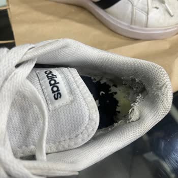 Adidas Ayakkabının Hızlı Parçalanması Ve FLO’nun Müşteri Hatası Reddi