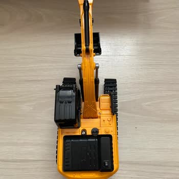 Toyz House Uzaktan Kumandalı Kepçe Oyuncağında Pil Eksikliği