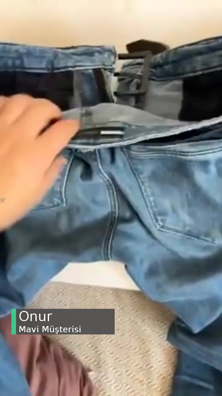 Mavi Yırtık Pantolon, Düşen Kalite videonun kapak resmi