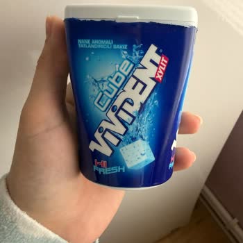 Vivident Cube Sakızının Aniden Erimesi Ve Yanıcı Nane Kokusu
