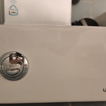 Klozet Kapağı Düşüyor Ve Tüp Sallanıyor Montajda Sorun