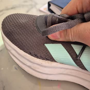 Adidas Galaxy 7 W Kadın Ayakkabısının 2 Ayda Çatlaması Ve Amazon'un 30 Gün Kuralı