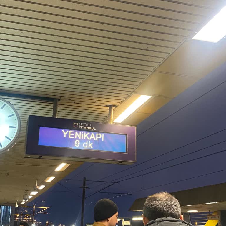 M1A Hattında Sürekli Gecikmeler Ve Yetersiz Sefer Aralıkları