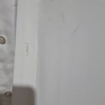 Özensiz Paketleme Ve Lekeli Elbise Nedeniyle Hayal Kırıklığı