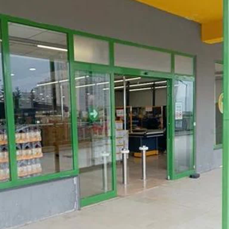 File Market Bahçekent Şubesinde Bebek Arabası Girişi Engellendi, Çalışanlar Umursamaz