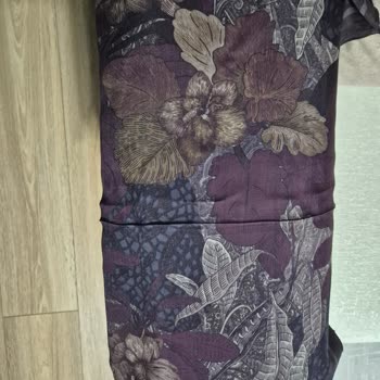 Ed Scarf Ürünün Rengi, Sitede Gördüğüm Ve Satın Aldığım Ürünle Hiç Uyuşmuyordu