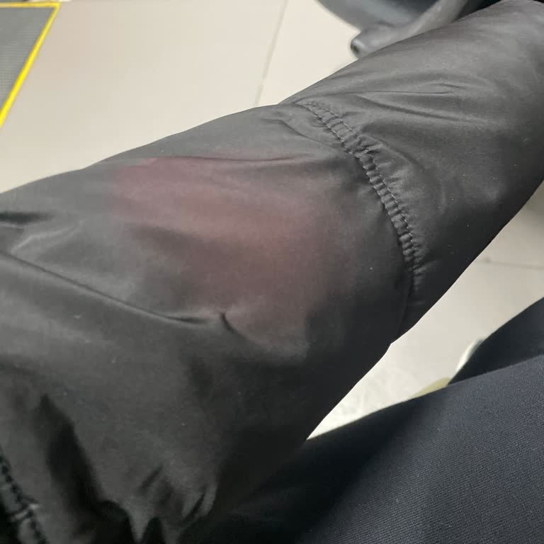 Açık Kapaklı Porçöz Ürünü Üzerimde Leke Oluştu, Personel İlgisizliği