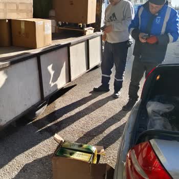 Kırık Koli Ve Sızan Zeytinyağı Nedeniyle 2000 TL’lik Zarar Ve Araç Kirlenmesi