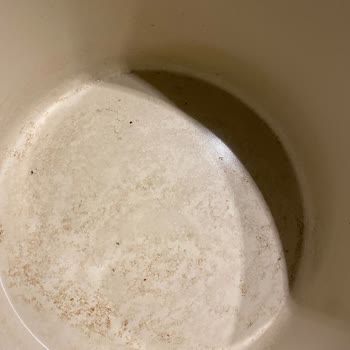 Karaca Züccaciye Hem Kapağında Sararma Oldu Hem De Yapıştırmaz Denilen Yüzey Yapıştırmaya Başladı