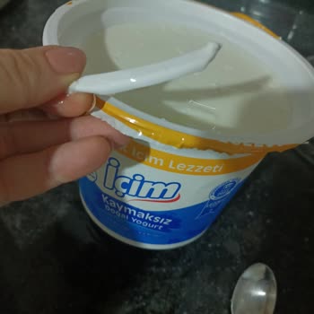 Onur Market Doğal Yoğurdunda Plastik Parça Bulunması Ve Gıda Güvenliği Endişesi