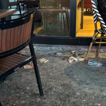 Bursa Anatolium Nero Şubesinde Sürekli Temizlik Sorunu