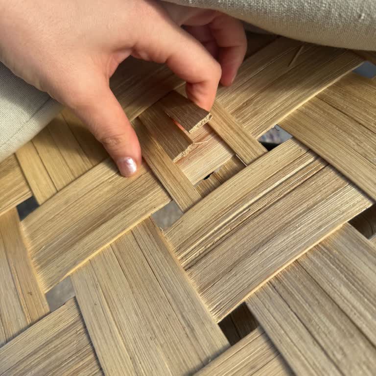 Satın Alınan Sandalyede Çatlak Ve Cevapsız Müşteri Hizmetleri