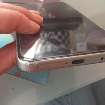 Honor Magic 8 Lite Kasa Ezilmesi Ve Dayanıklılık İddialarına Güven Kaybı