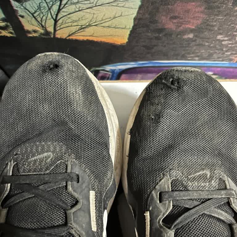 Kısa Sürede Yırtılan Ayakkabı Ve Çorap Boya Verdiği, Müşteri Hizmetleri Cevapsız