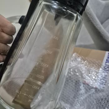 Camı Çatlayan Blender Kirli Ve Yapışkan Teslimat Nedeniyle Hayal Kırıklığı