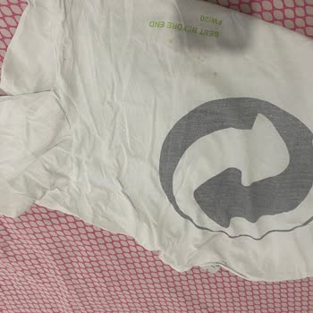 Bosch Serie 4 Çamaşır Makinesinin Ayıplı Kazanı Kıyafetleri Yırtıyor, Pas Ve Yağ Lekesi Bırakıyor