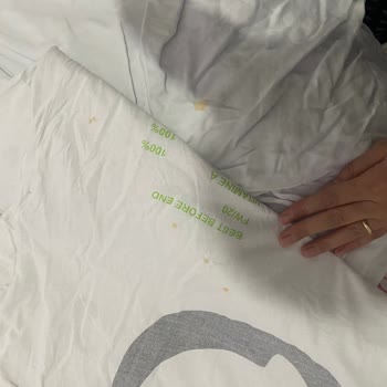 Bosch Serie 4 Çamaşır Makinesinin Ayıplı Kazanı Kıyafetleri Yırtıyor, Pas Ve Yağ Lekesi Bırakıyor