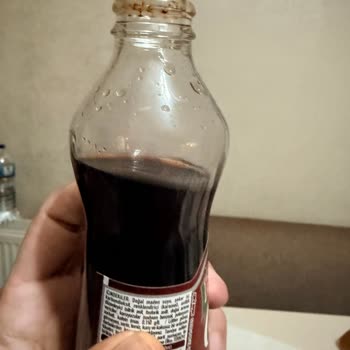 Kapakta Küf Görülen Maden Suyu Şişelerinde Gıda Güvenliği Endişesi