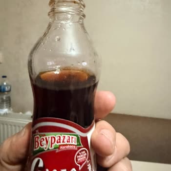 Kapakta Küf Görülen Maden Suyu Şişelerinde Gıda Güvenliği Endişesi