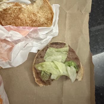 Cheeseburgerde Peynir Olmaması Ve Yetersiz İade Teklifi
