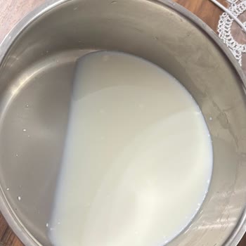 Şok Market’te Satılan Bozuk Süt İçin Para İadesi Talebi