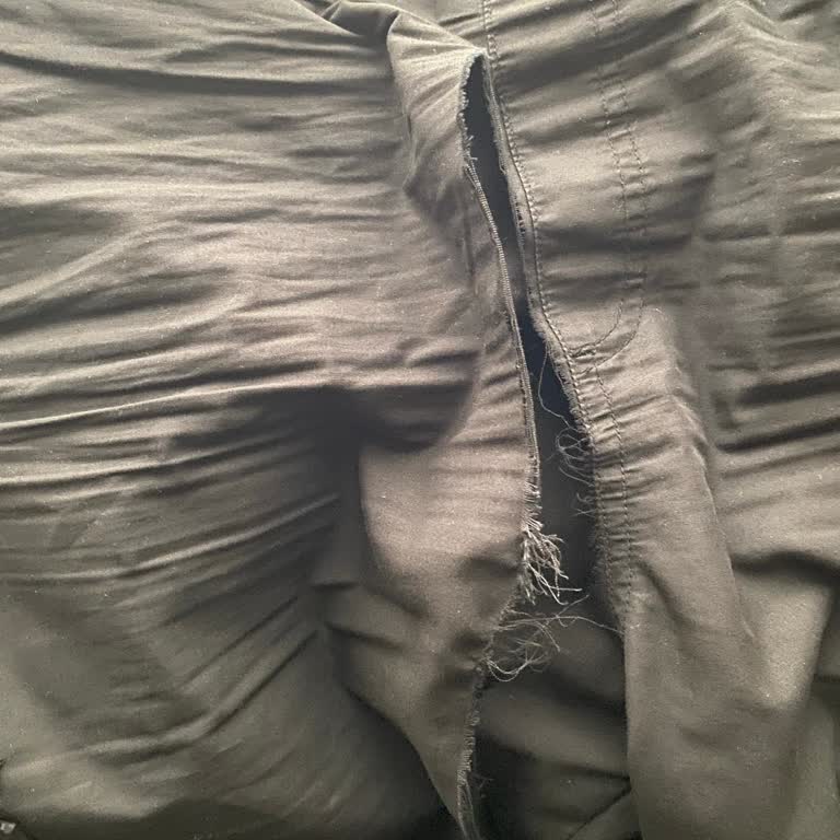 DeFacto Pantolonundaki Yırtılma Ve Kalite Şoku