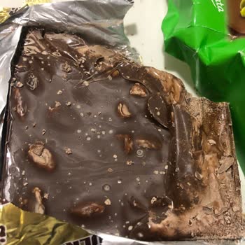 Ülker Antep Fıstıklı Çikolata Yarım Eksik Ve Bozuk Çıkması