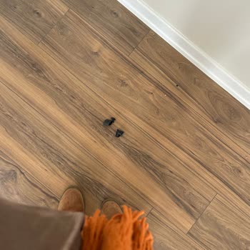Gri Koltukta Büyük Leke Ve Bej Koltukta Eksik Parça İade Talebim Reddediliyor