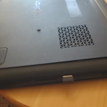 Elektrofoni'den Kırılan Laptop, Fazla Ücret Ve İlgisiz Geri Ödeme Süreci
