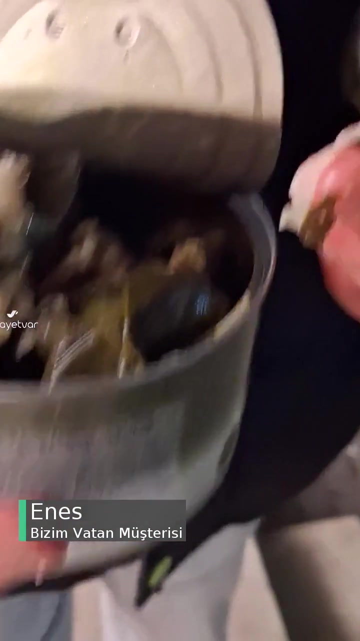Bizim Vatan Sarmadan Plastik Çıktı! videonun kapak resmi