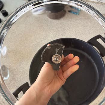 Karaca Tencere Setinin Kırılan Kapak Kulpları İçin Garantili Değişim Talebi