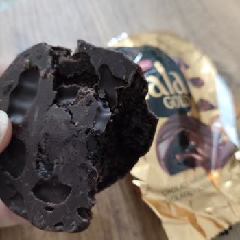 Kapalı Ambalajda Yarım Isırılmış Kek Ve Hijyen Sorunu