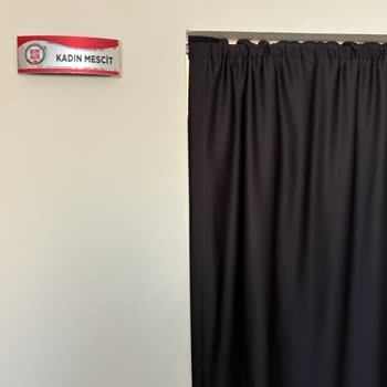 Yenimahalle Kaymakamlığı Kadın Mescidinin Kapısız, Seccadesiz Ve Kirli Durumu