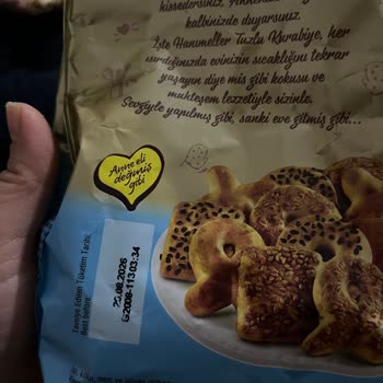 Ülker Tuzlu Kurabiye Üzerinde Kelebek Ağı Görünümlü Mantar Şüphesi