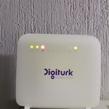 Taahhütlü İnternette Sürekli Kesintiler Ve Müşteri Hizmetinde Saygısız Davranış