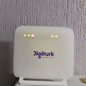 Taahhütlü İnternette Sürekli Kesintiler Ve Müşteri Hizmetinde Saygısız Davranış