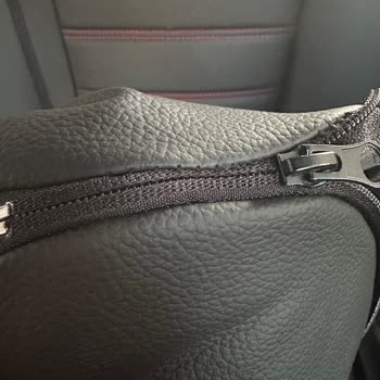 Kalitesiz Dikiş Ve Fermuar Sorunlarıyla Ücretine Değer Olmayan Universal Koltuk Kılıfı