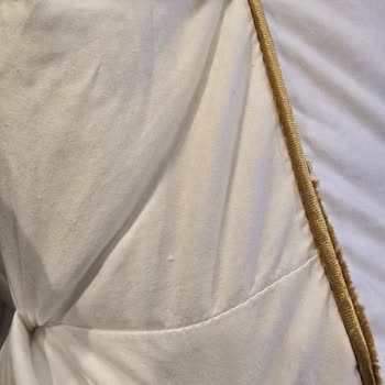 Kaz Tüyü Yastığım Dikişlerinden Tüy Fışkırıyor, Değişim Reddedildi Ve Evraklar Almadım