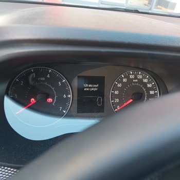Dacia Sandero’da 6 Aylık Zayıf Akü Uyarısı Ve Garanti İsteği